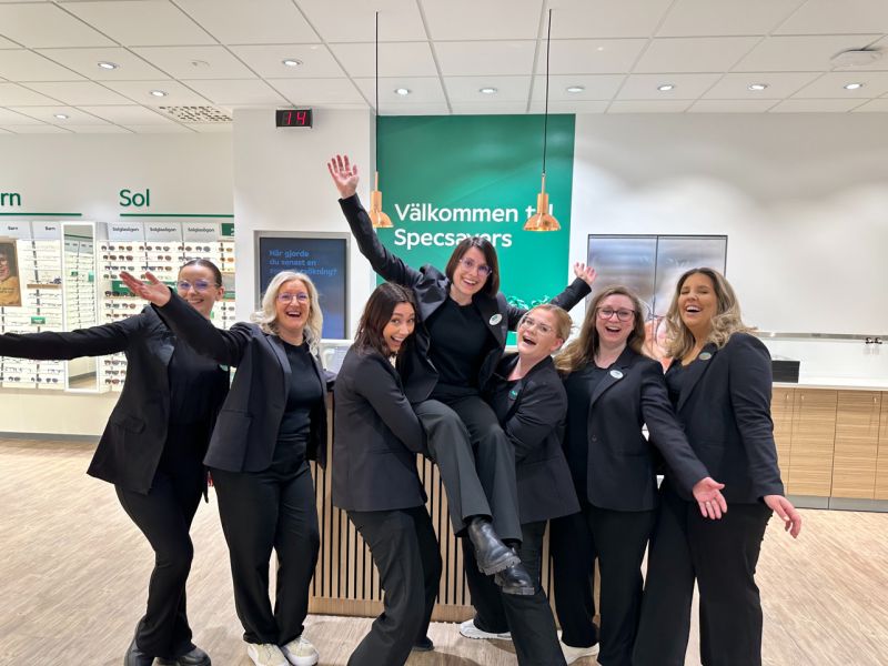Personalen i Specsavers-butiken i Boden, som drivs av Norroptik i Boden AB